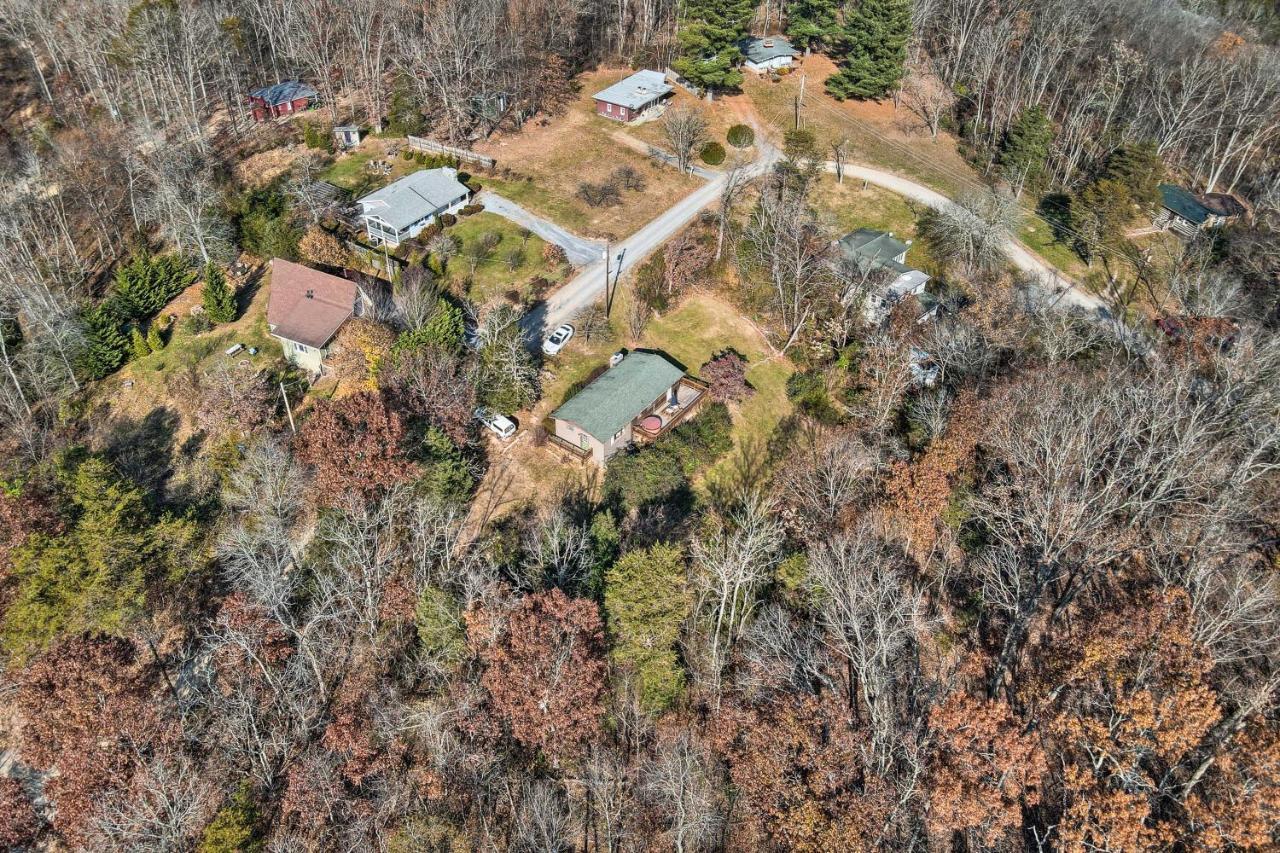 Вілла Calming Shenandoah Valley Cabin With Hot Tub! Лурей Екстер'єр фото