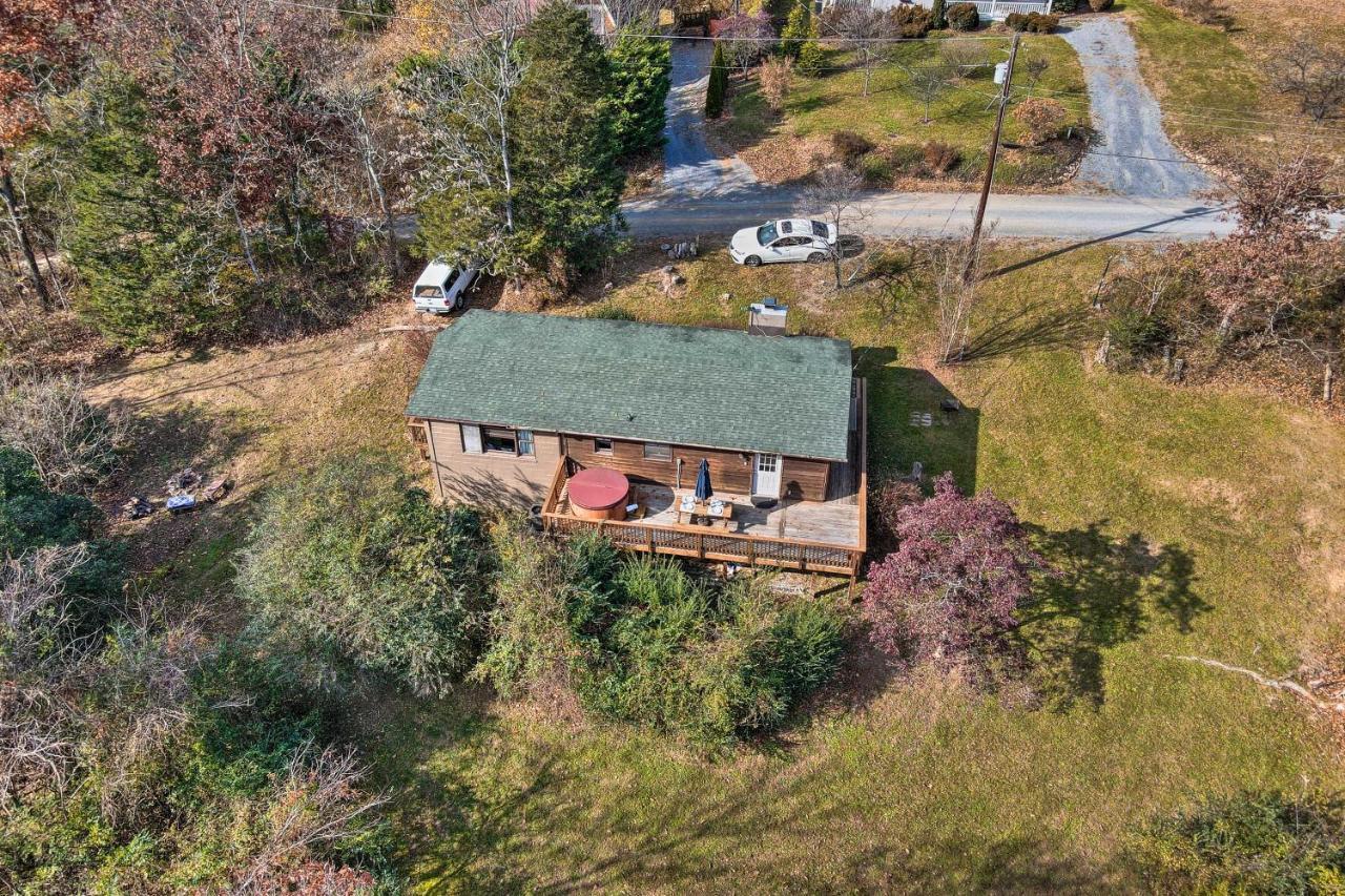 Вілла Calming Shenandoah Valley Cabin With Hot Tub! Лурей Екстер'єр фото